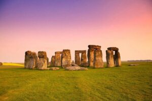 Day trip by coach - Stonehenge, Avebury & Uffington White Horse - Stonehenge: Two Viewing Options Plus Real Context