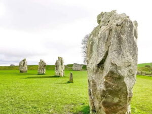 From London: Stonehenge & The Stone Circles of Avebury Tour - From Earls Court to Wiltshire: the coach day reality