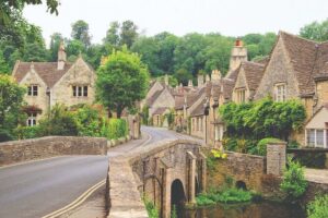 Stonehenge & the Cotswolds Including Admission from Bath - Stonehenge with prebooked entry: make the most of your 2 hours